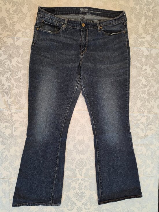 Signature by Levi Strauss Pants - ✨ Signature by Levi Strauss Modern Bootcut Jeans Size 20M (36x32) Dark Wash